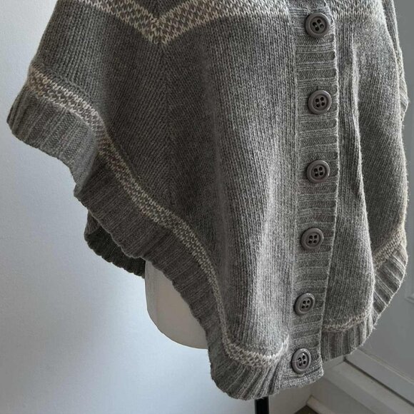 Soaked in Luxury Grey Fair Isle Wool-Blend Button Poncho, Ribbed Collar – US M - Picture 2 of 12